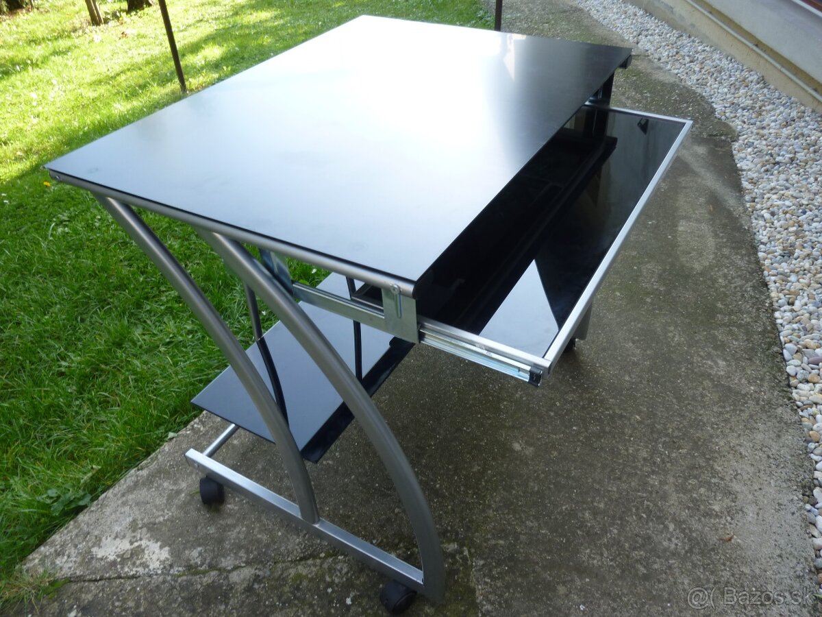 Stôl na počítač - 3