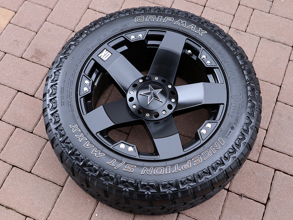 18" 6x139,7 = KMC XD ROCKSTAR + 255/60R18 M/T OFFROAD