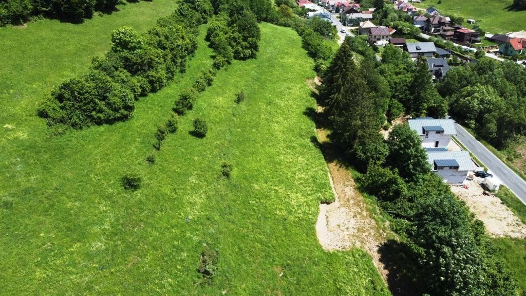 STAVEBNÝ POZEMOK SO STAVEBNÝM POVOLENÍM 555 M2 + Video - 3