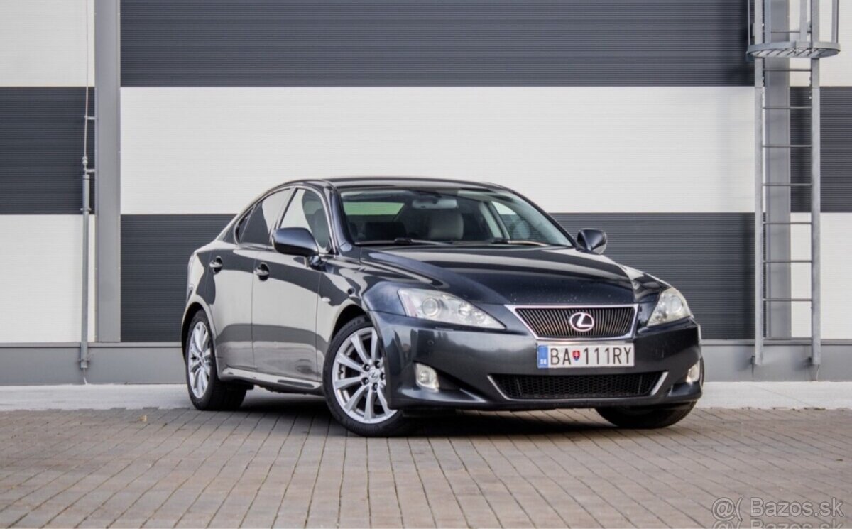 Predám Lexus IS250 2.5 benzín - 3