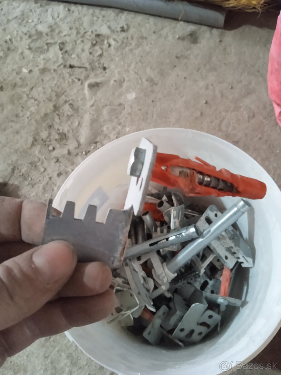 Predam zostatky zo stavby - 3