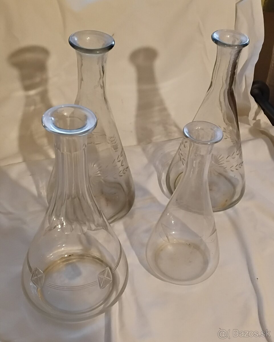 Sklenene stare karafy - 3