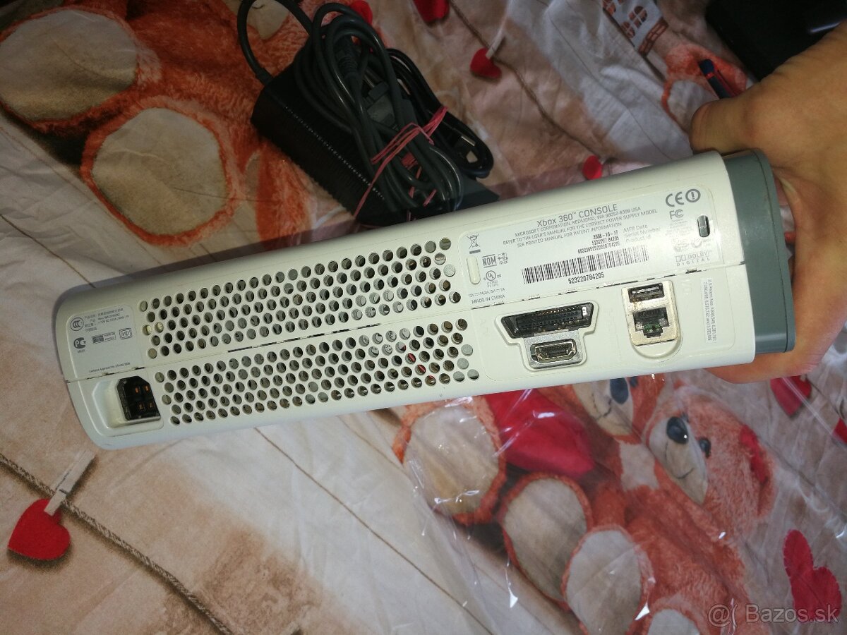 Predám Xbox 360 - 3