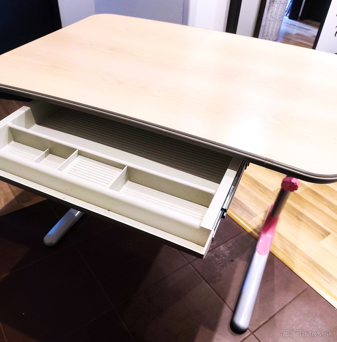 NASTAVITEĽNÝ RASTÚCI STôL AKO NOVÝ MAYER JUNIOR - 3