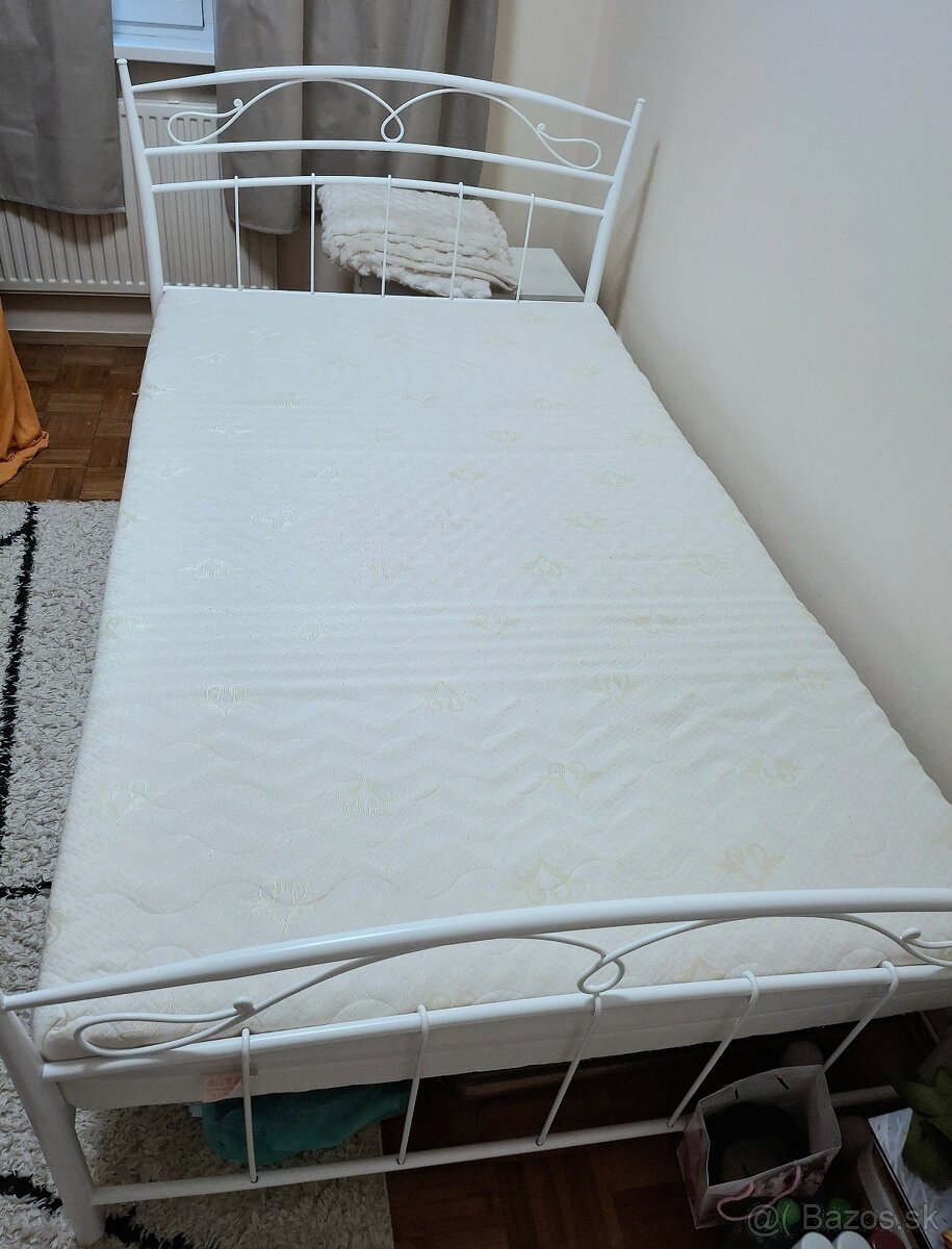 Posteľ s matracom 120x200 - 3