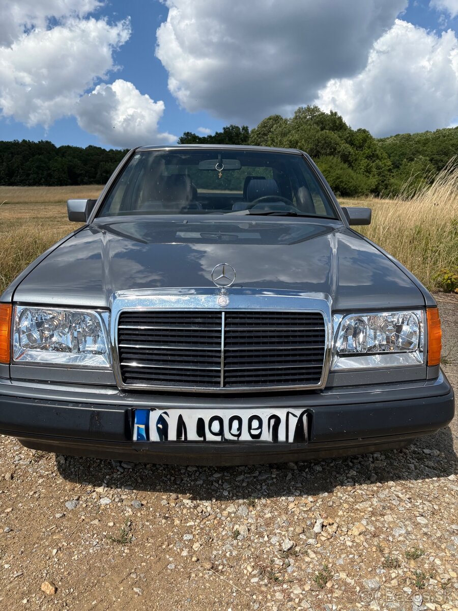 Mercedes E200 w124 Sedan - 3