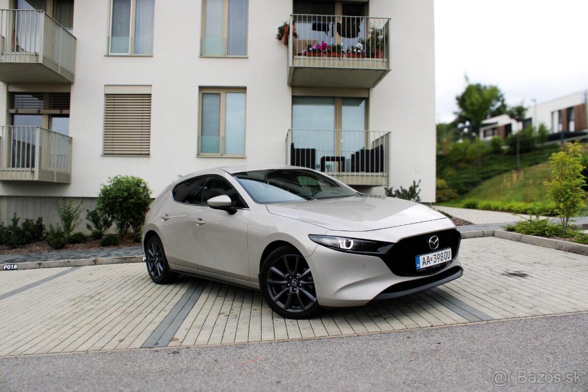 Mazda 3 2.5 e-Skyactiv G140 mHEV Takumi, V záruke,BOSE audio - 3