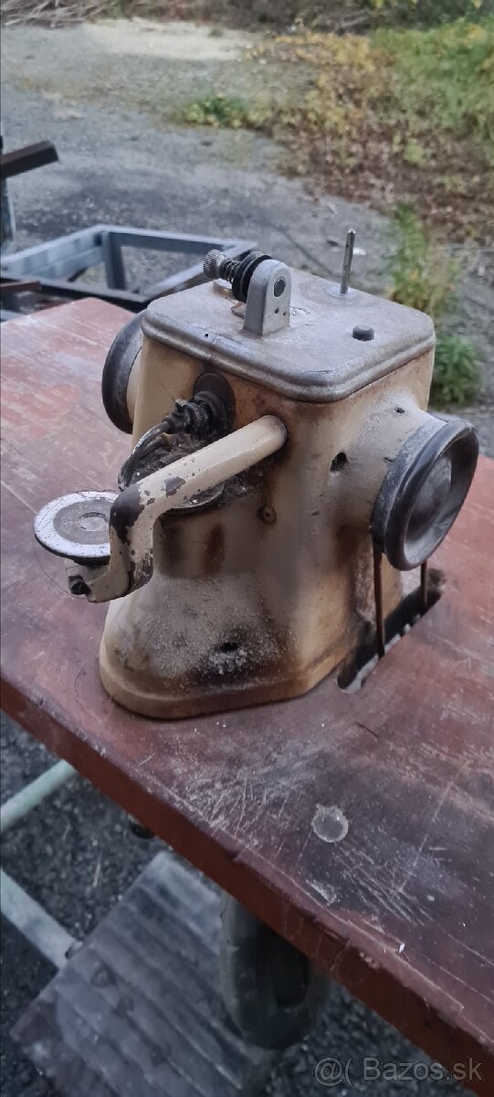 Kožušnícky šijací stroj - 3