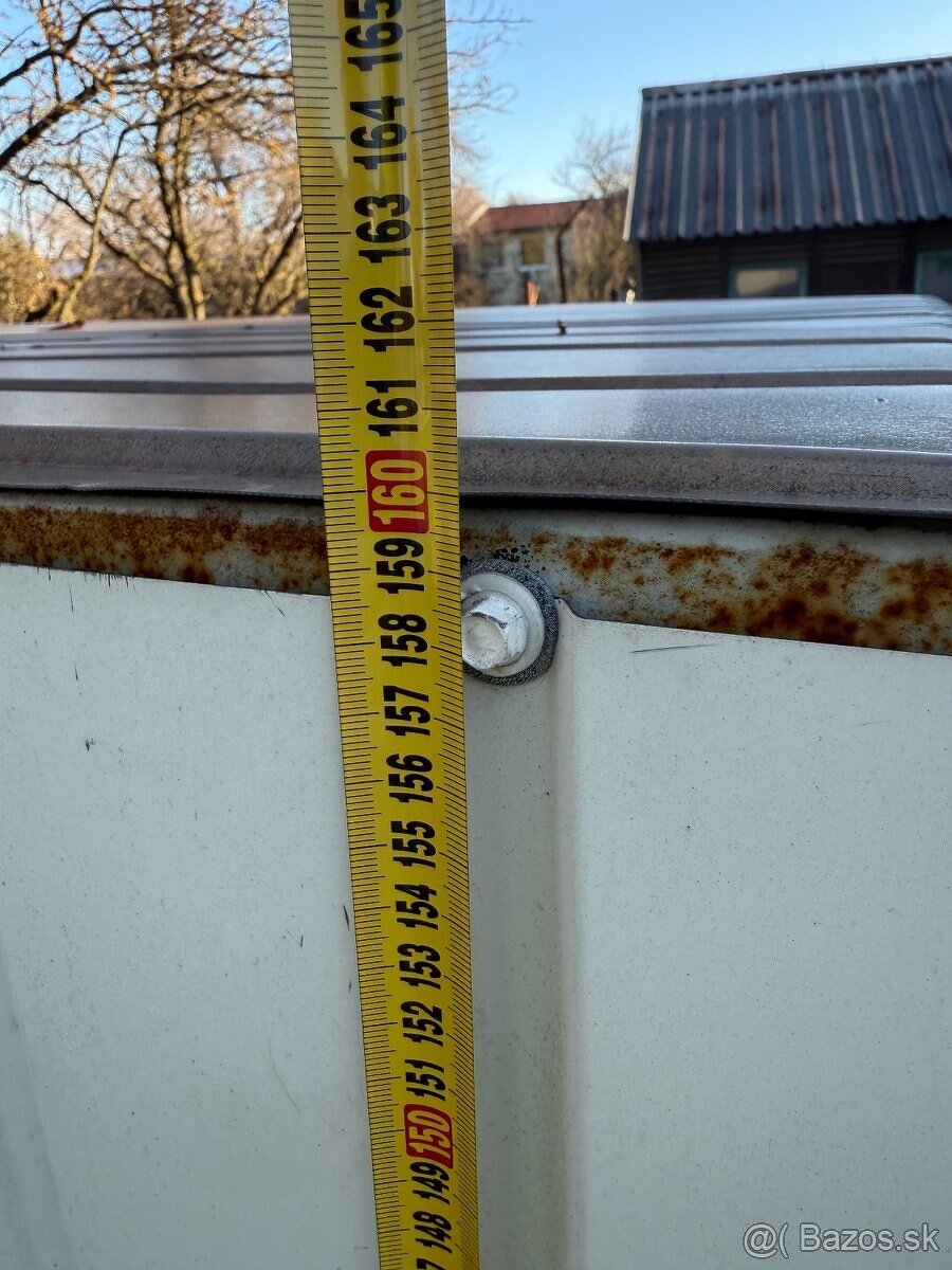 Plechová motogaráž so železnou konštrukciou - 3