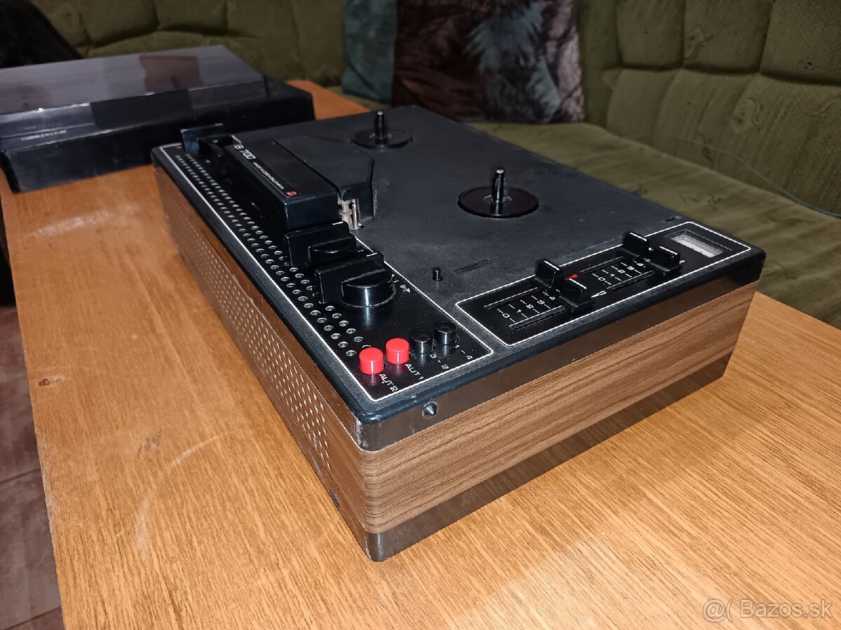 Magnetofón TESLA B700 - 3