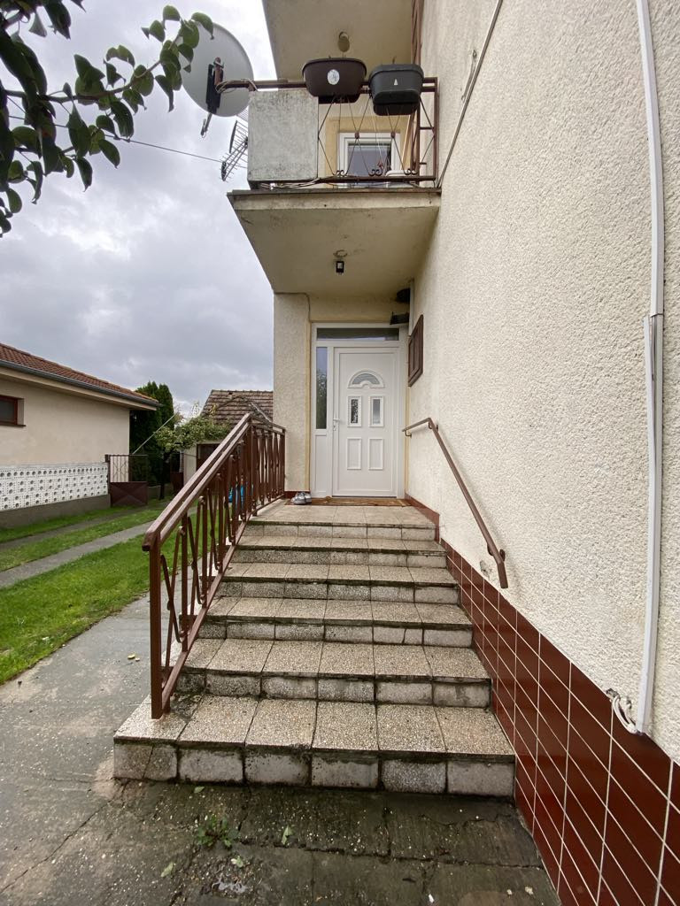 REZERVOVANÉ Na predaj 5 izbový rodinný dom s malým pozemk - 3