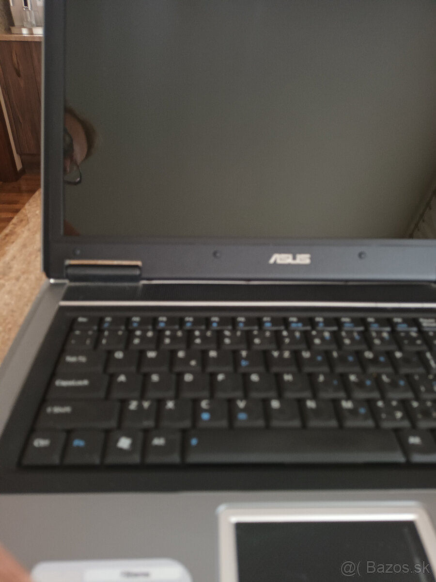 Predám notebook ASUS F3Eseries - 3