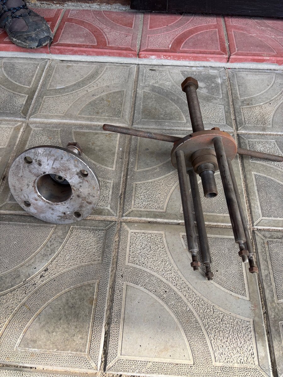 Stahovak lozisiek poloosy škoda 120 - 3