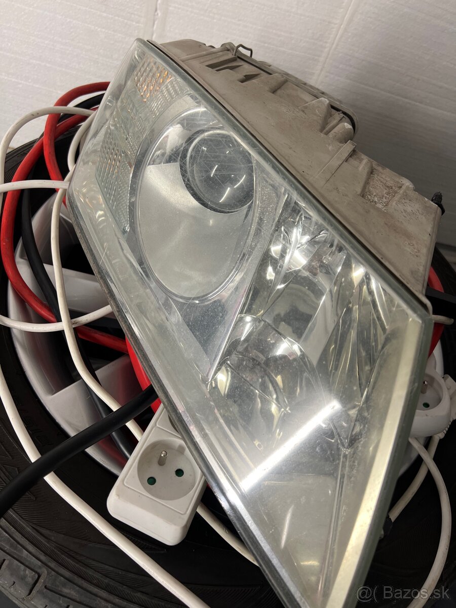 PREDNÉ SVETLÁ OCTAVIA 2 - 3