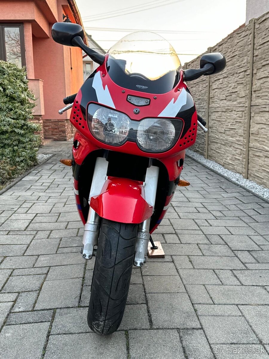 HONDA CBR 900 SC33 - 3
