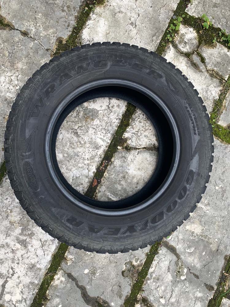Predám GOODYEAR 265/60 R18 WRANGLER - 3