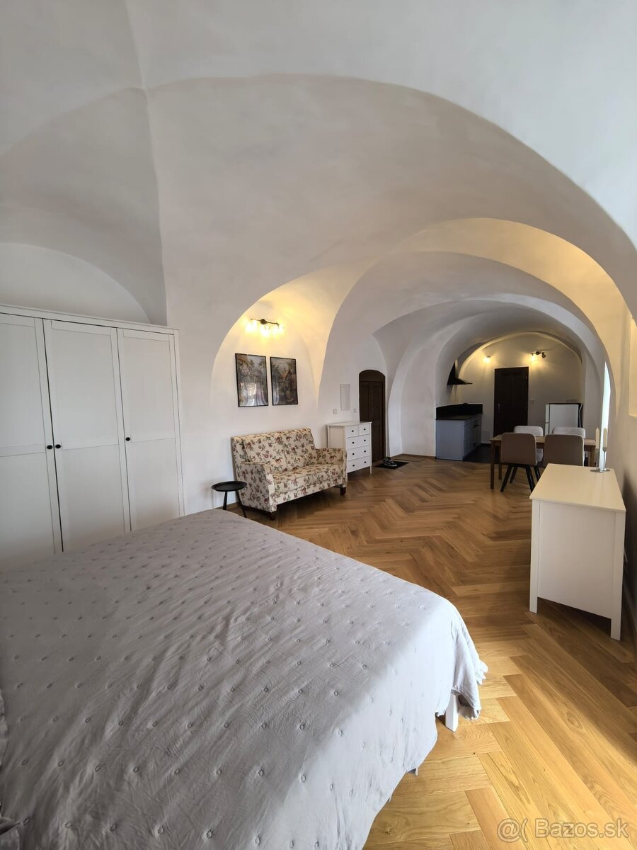 Byt - centrum Banská Štiavnica 43m² - 3
