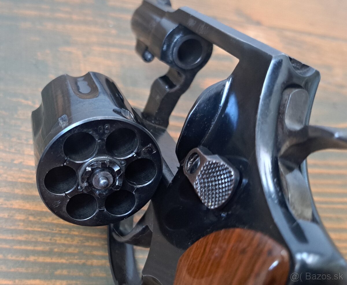 REVOLVER TAURUS M 82 - 3