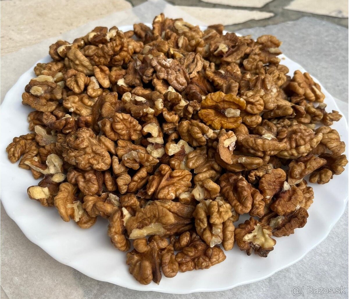 Lúpané vlašské orechy - 3