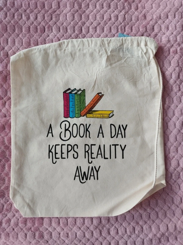 Handmade batoh A book a day keeps reality away - 3