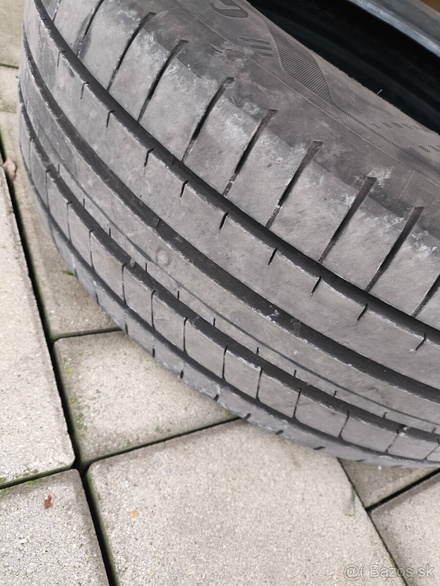 Goodyear 225/55 r18 - 3
