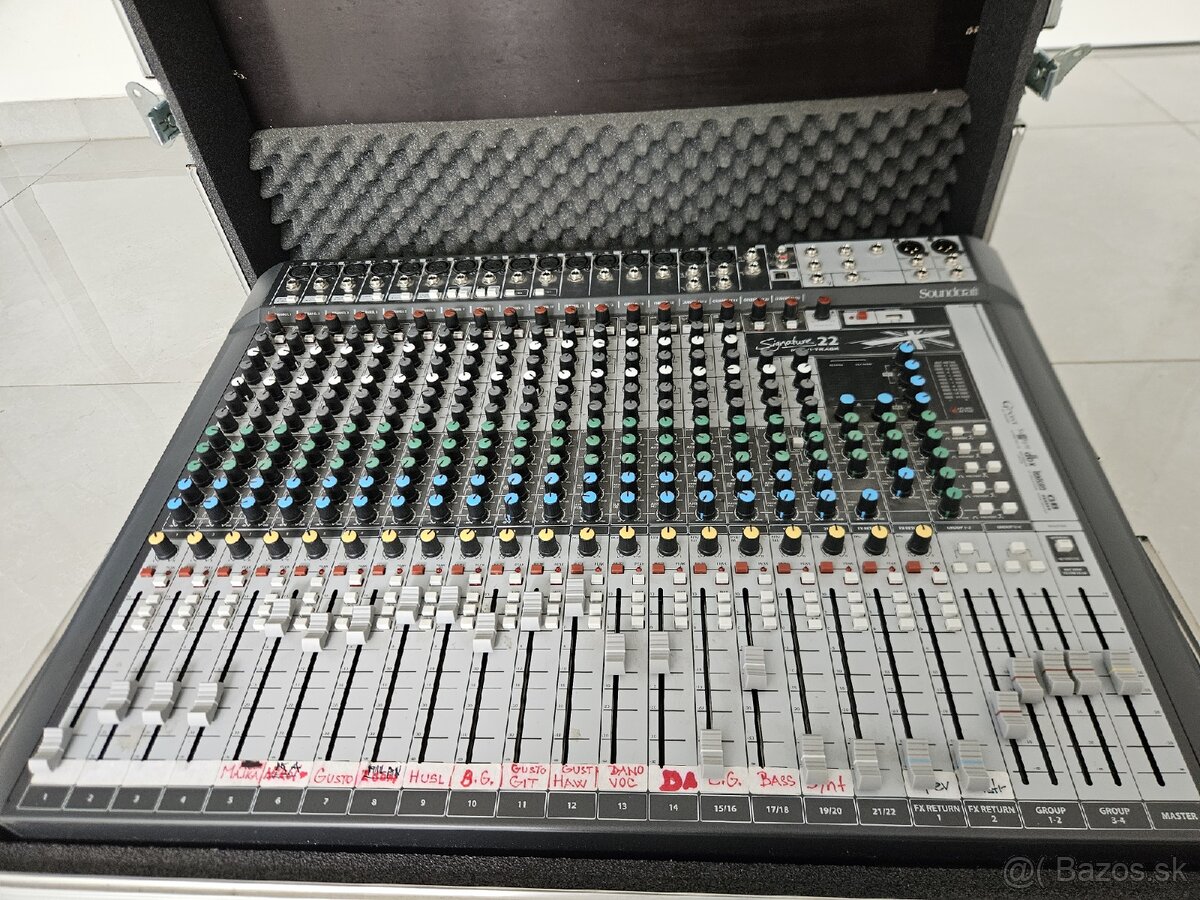 Mix Soundcraft Signature 22 MTK + flightcase - 3