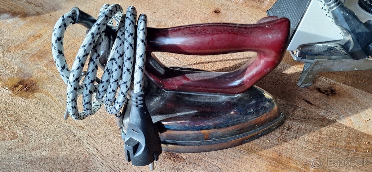 2 starožitné žehličky - 3