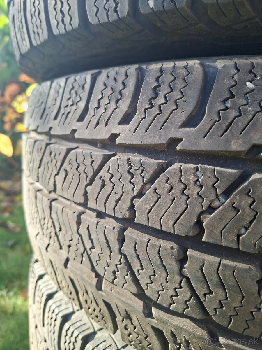 Predám plechové disky so zimnými pneu 205/65 R16C - 3
