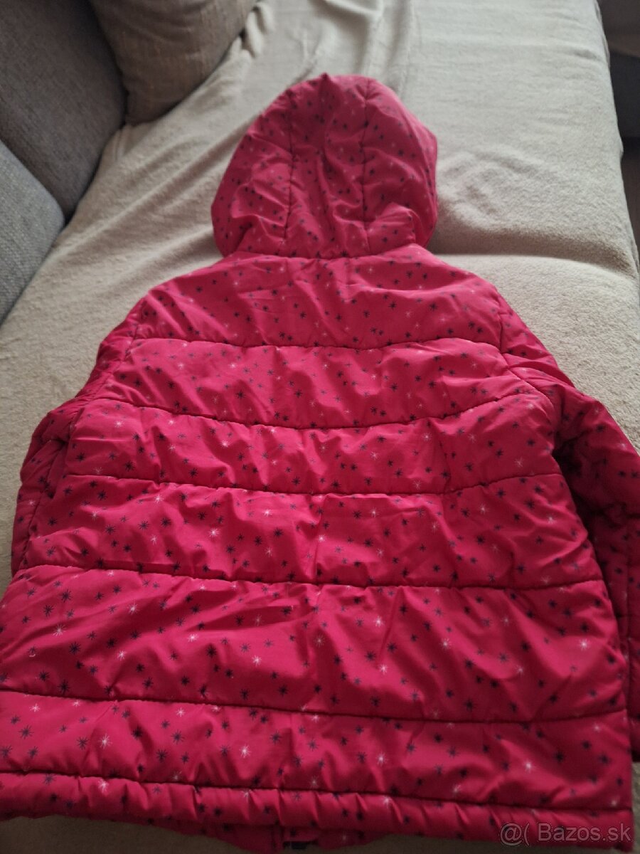 Zimná bundička s kapucňou a rukavicami - 3