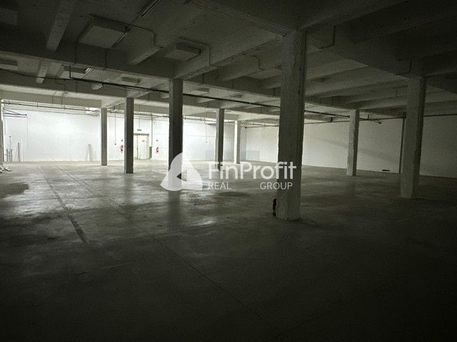 Na prenájom skladový priestor s výmerou 750 m2 v Rači. - 3