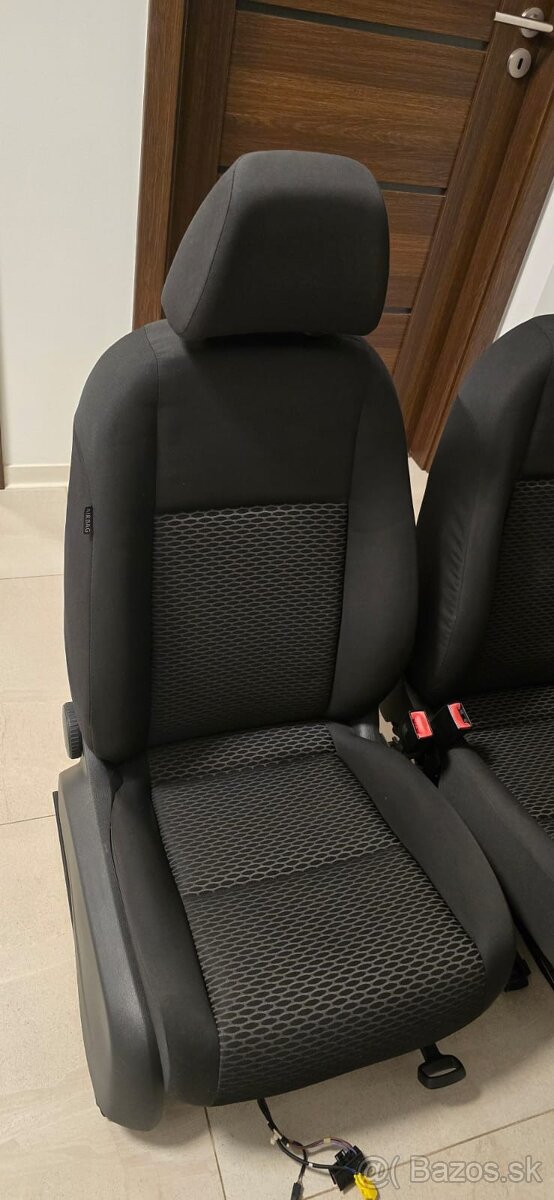 Predám sedačky VW Golf 6 - Látka – Komplet - 3