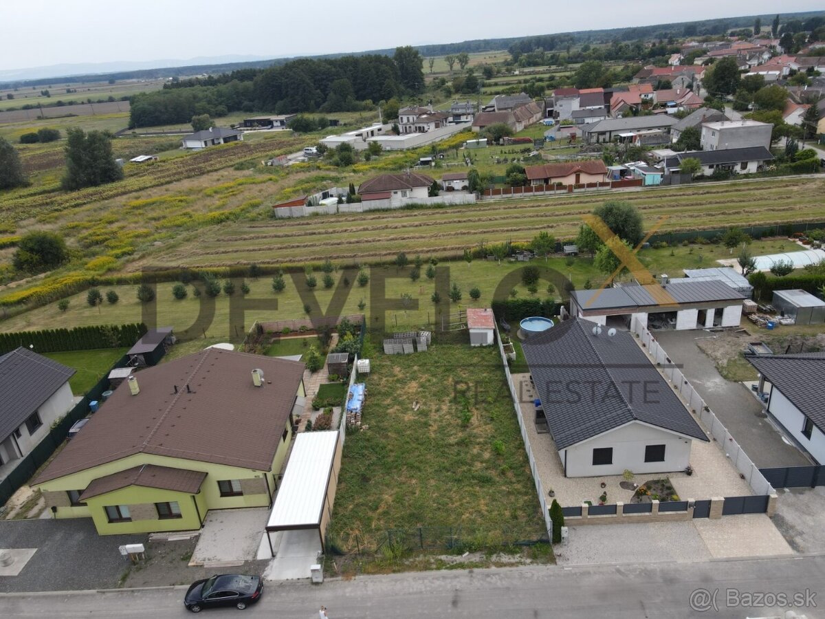 Na predaj stavebný pozemok v obci Malé Leváre - 3