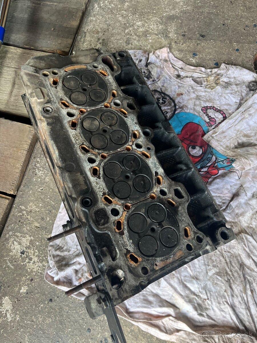 Hlava 2,3 88kw iveco - 3