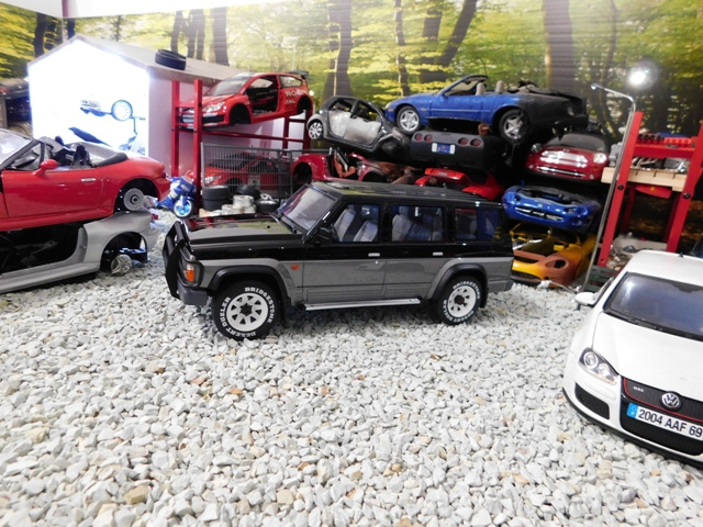 model auta Nissan Patrol GR Y60 Otto mobile 1:18 - 3