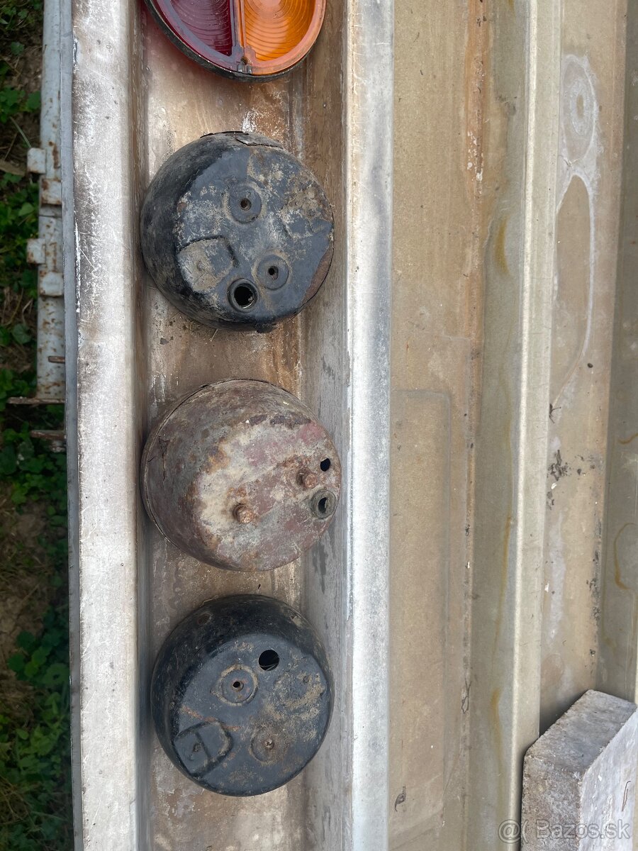 Svetla -zadne na traktor , vlecka - 3