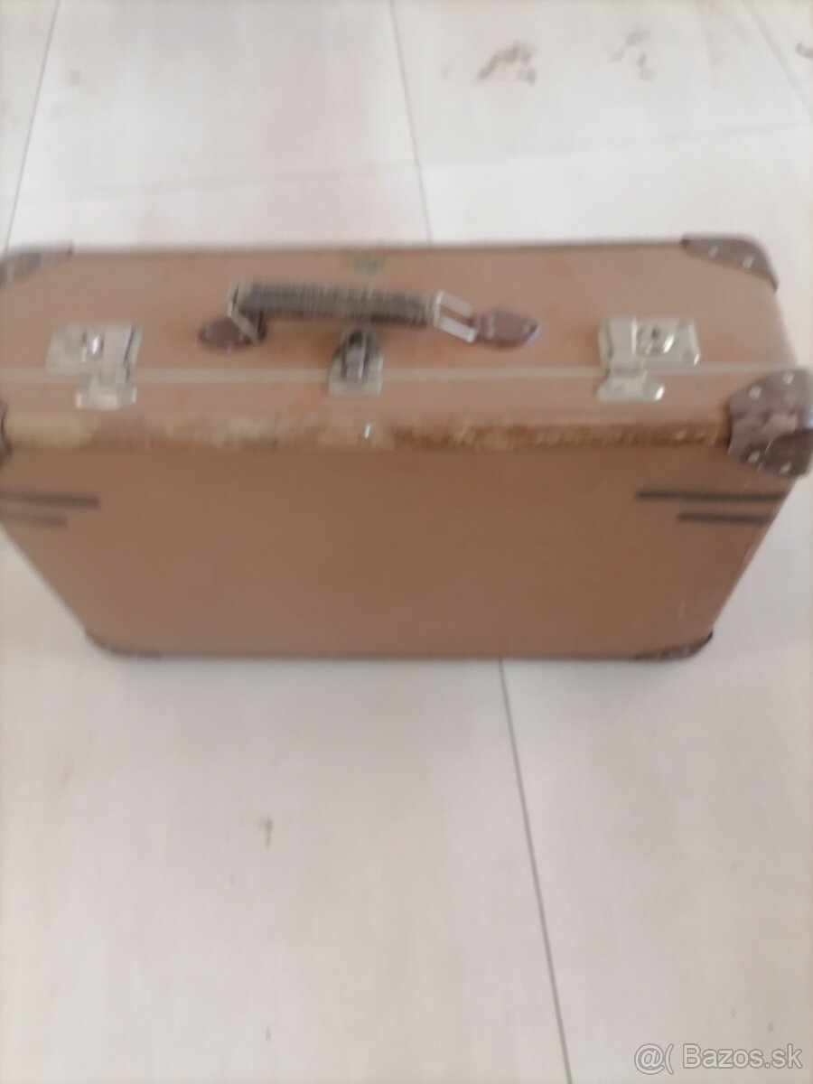 Predam stary kufor. - 3