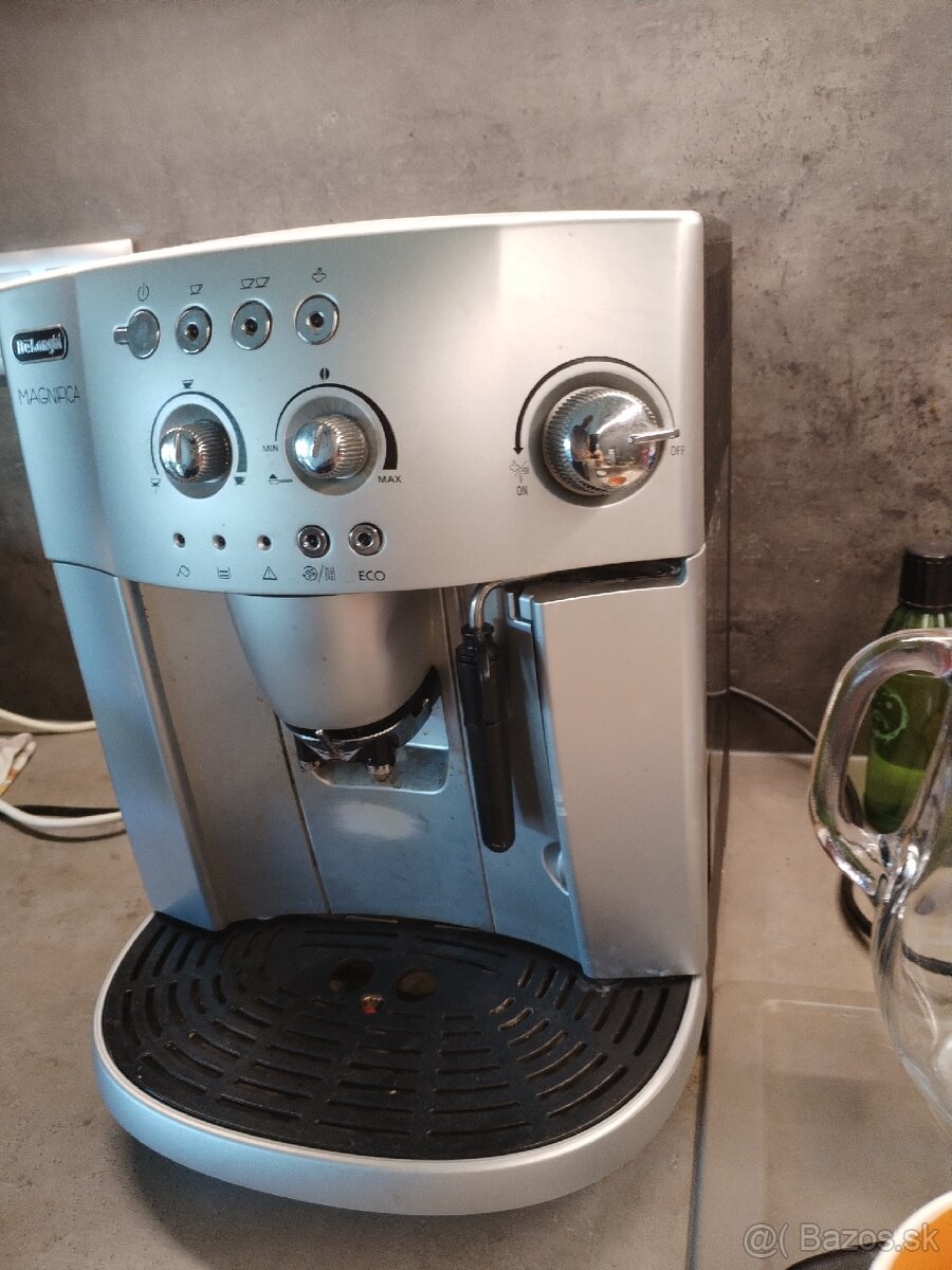 Kavovar Delonghi magnifica - 3