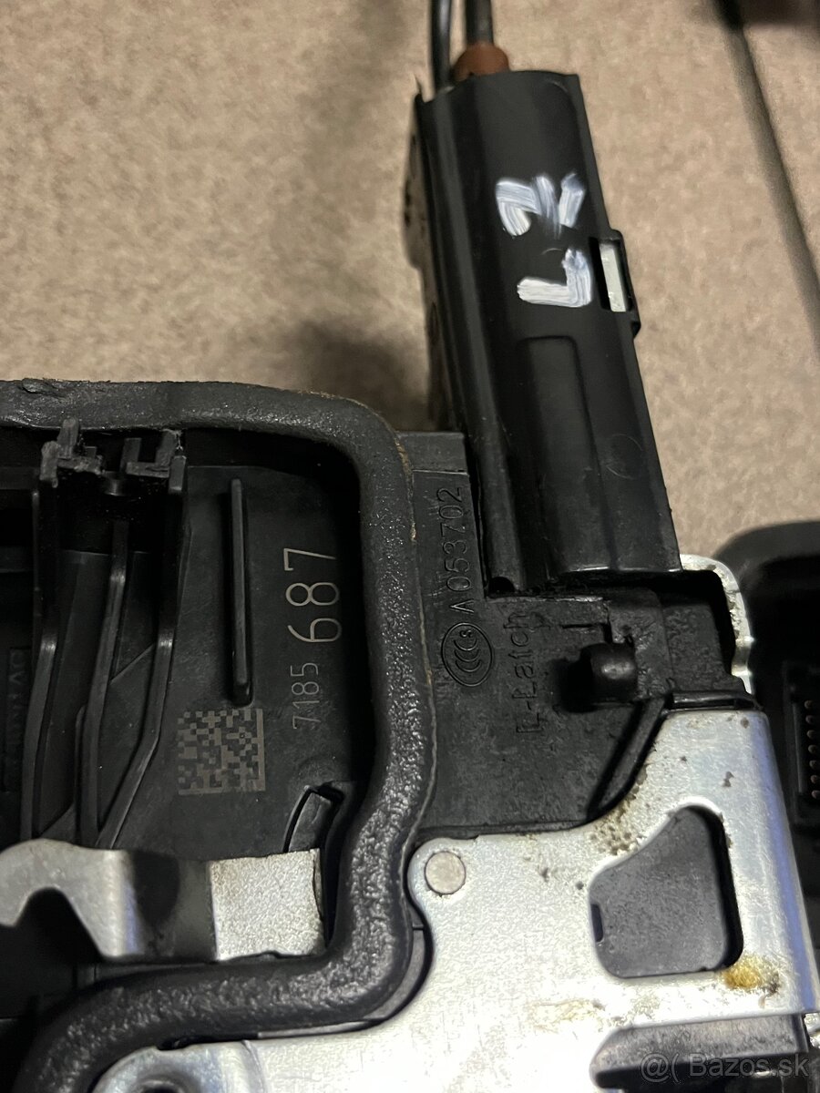 F01/F10/F11 soft-close zámky - 3