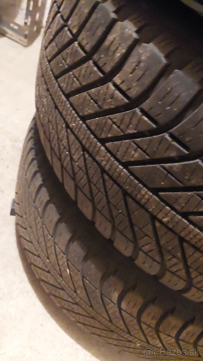 235/55 R17 vredestein a good year - 3