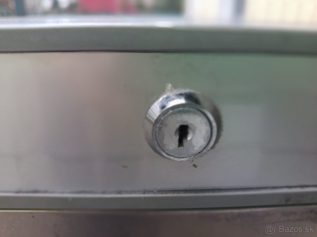 Mraznička gastro nerezová podpultova - 3