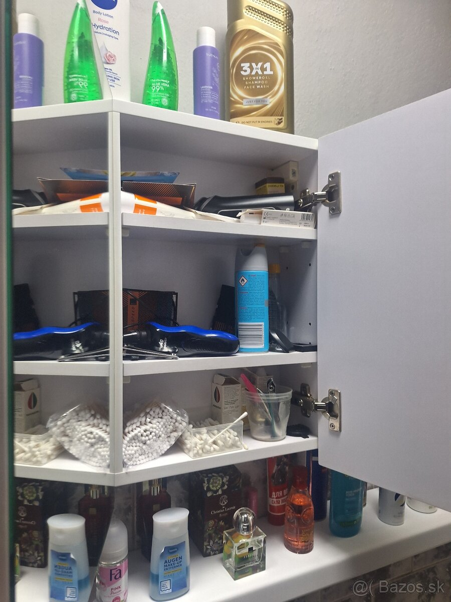 Zrkadlová skrinka - 3