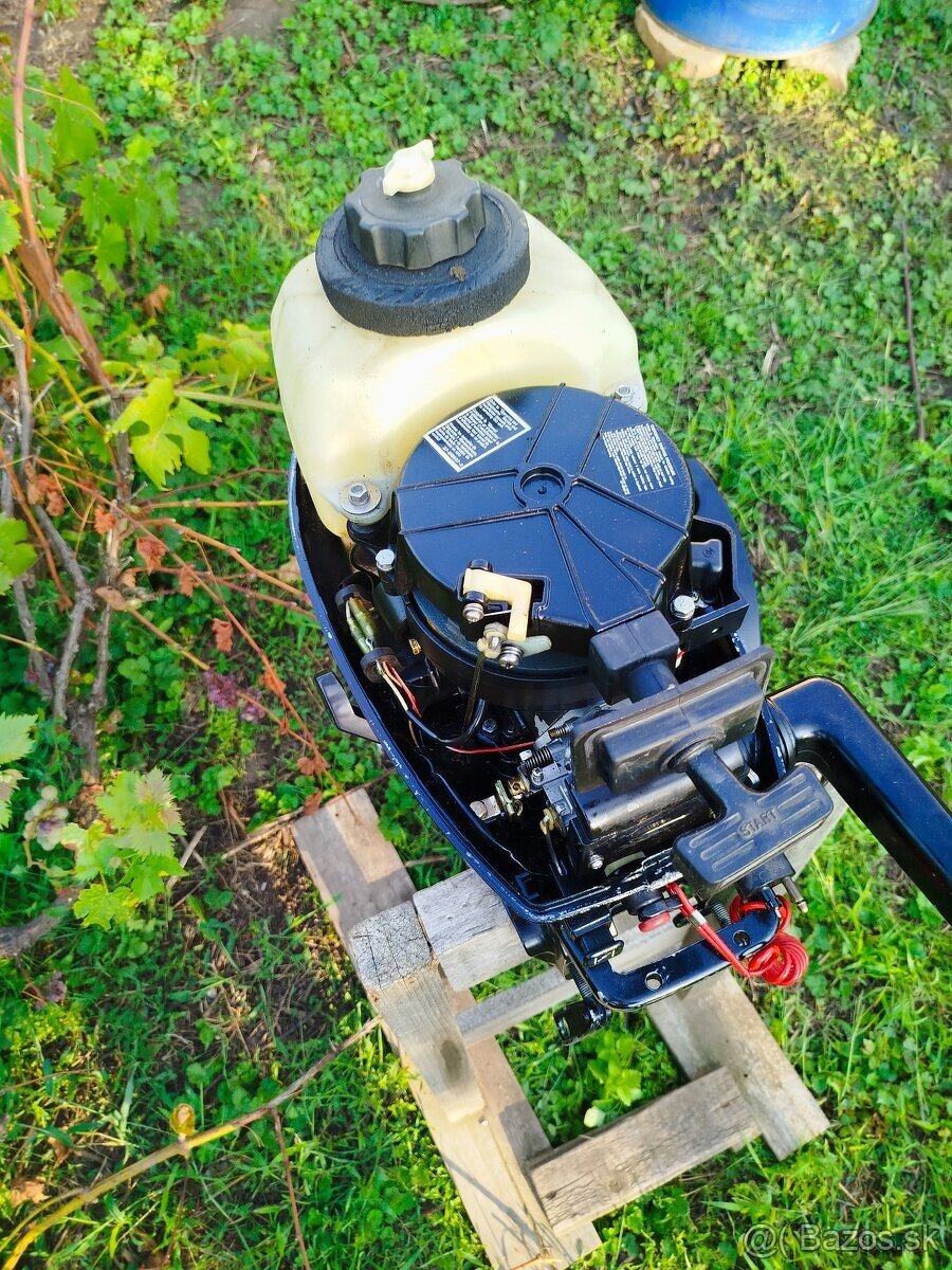 ZÁVESNÝ LODNÝ MOTOR MERCURY 5HP - 3
