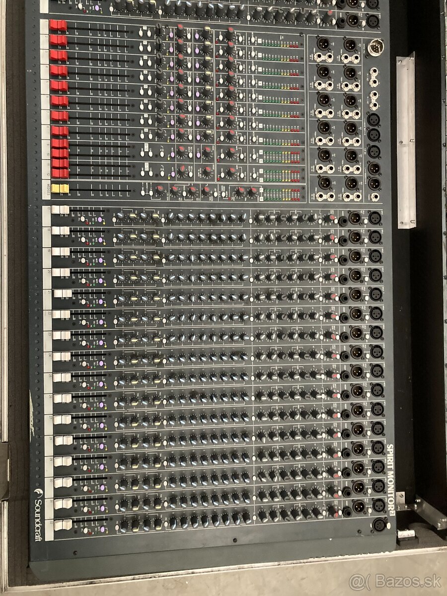 Soundcraft spirit monitor - 3