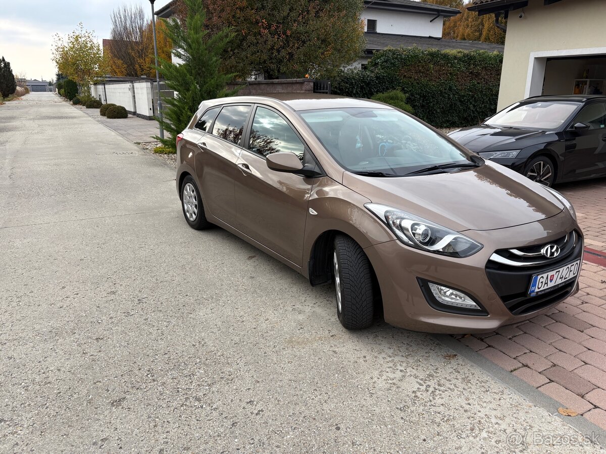 HYUNDAI i30 COMBI 1.6 CRDi 94 kW , 97 000 km, TOP STAV - 3