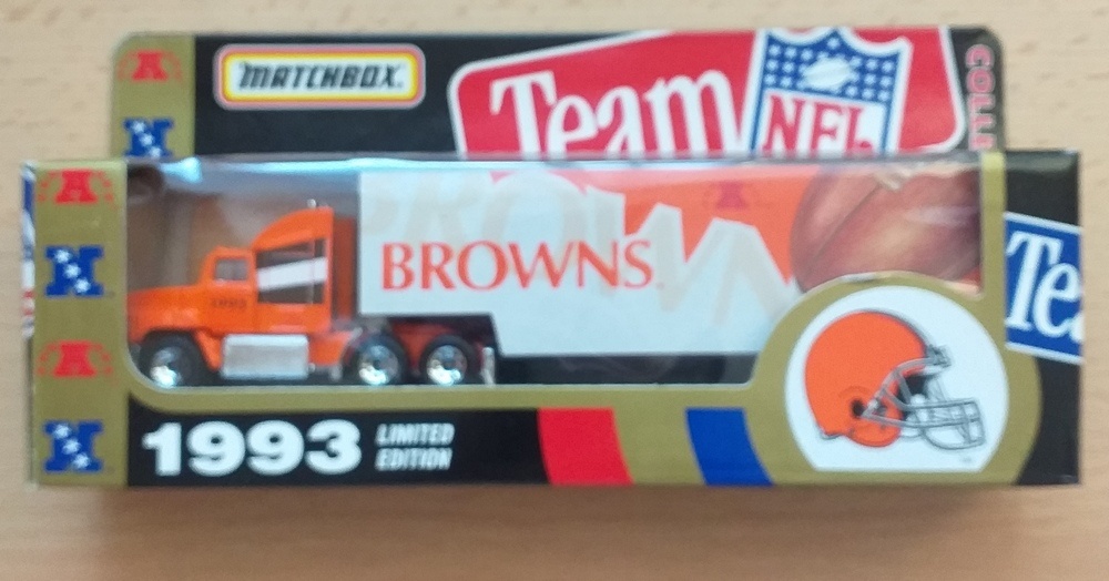 matchbox convoy cy109 Ford Aeromax NFL 1993 č. 2 - 3