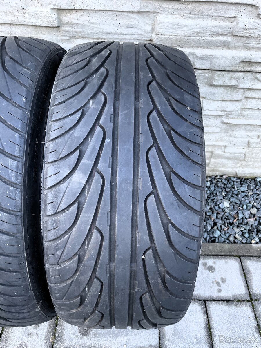 255/35 R20 - 3