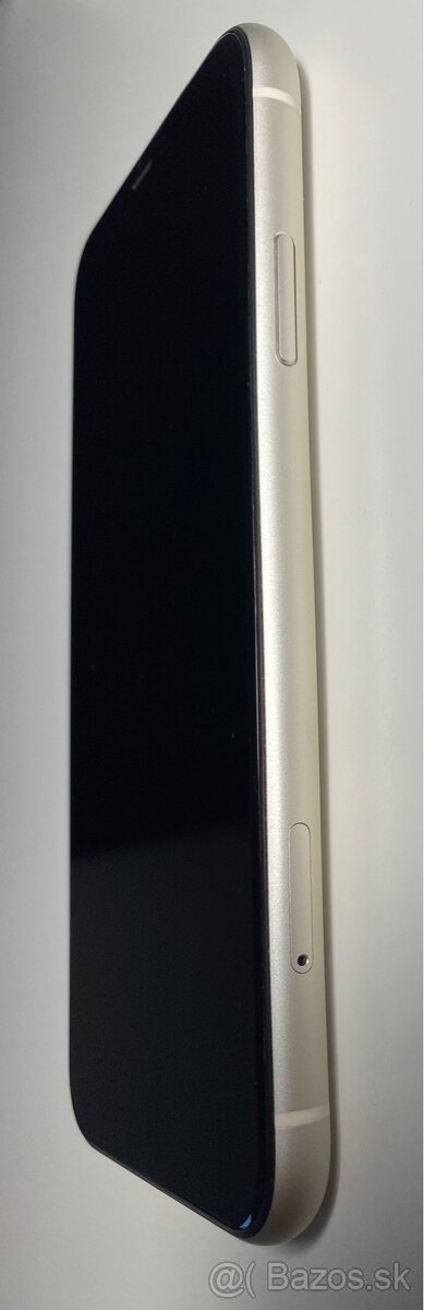 iPhone 11, batéria 84% - 3