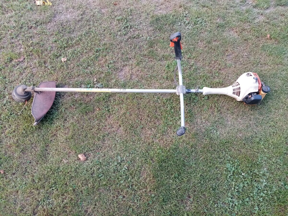 Krovinorez Stihl fs 55 . - - 3