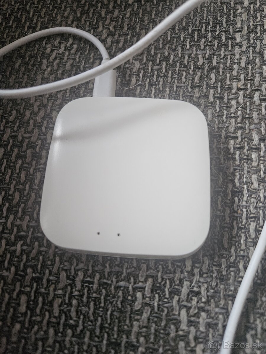 Predám termostatické smart hlavice Zigbee Moes + gateway - 3