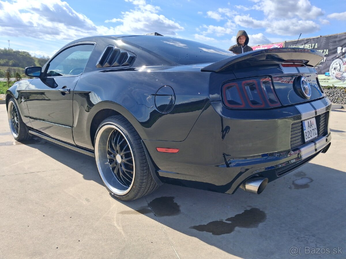 Ford mustang - 3